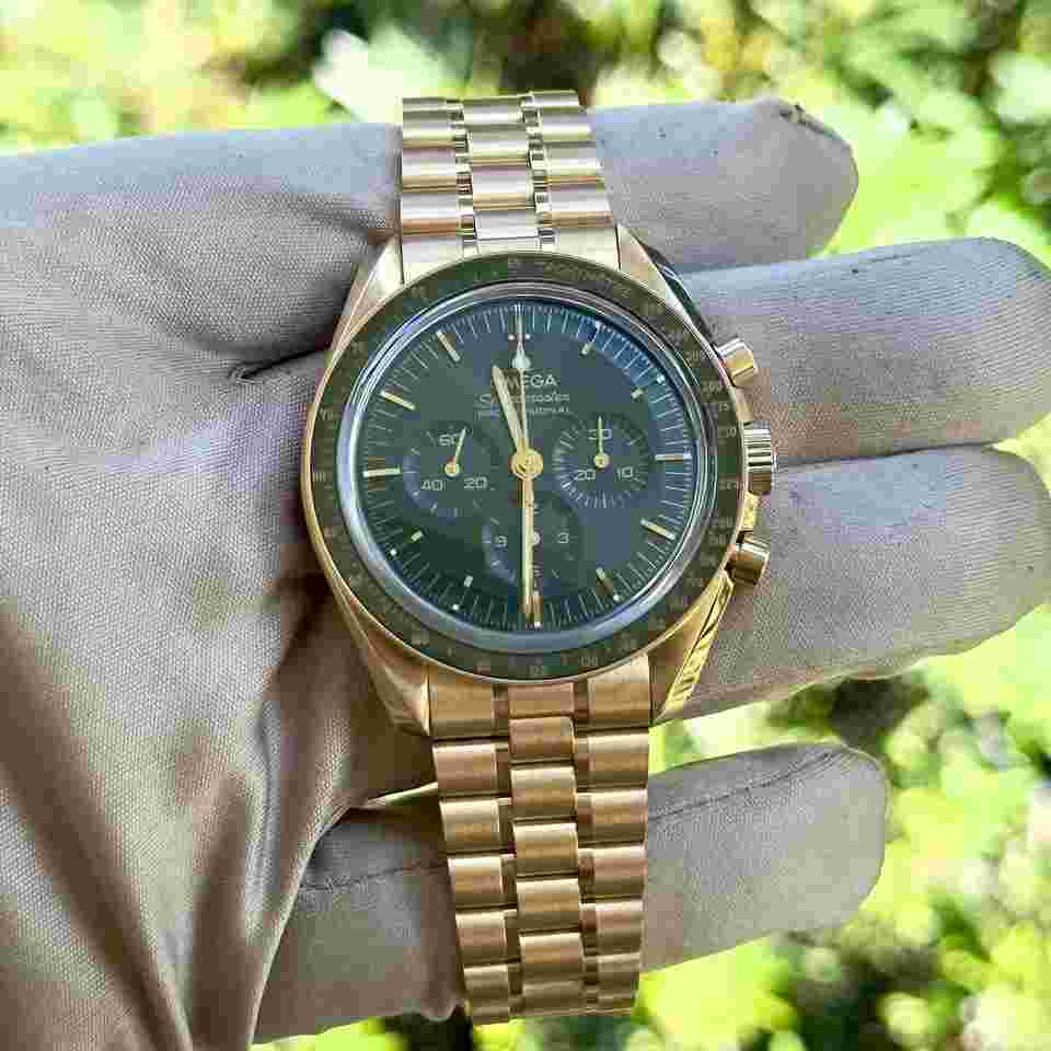 Omega Speedmaster Professional Moonwatch
Moonshine Gold Full Bracelet