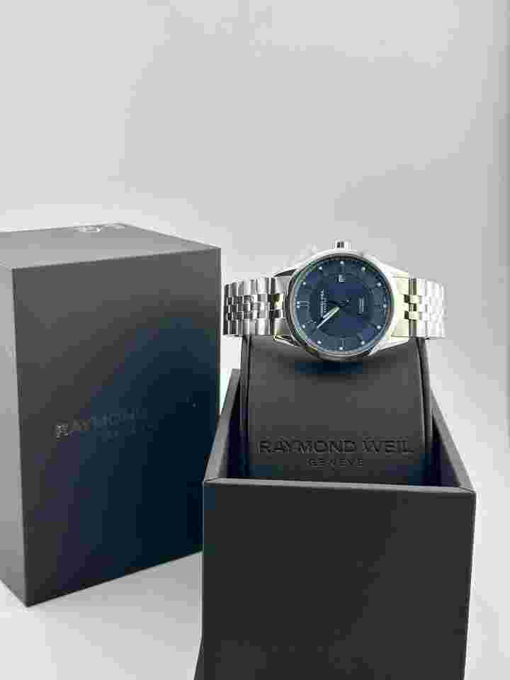 Raymond Weil Freelancer
                           
                                 Men's Automatic Blue Dial Stainless Steel
