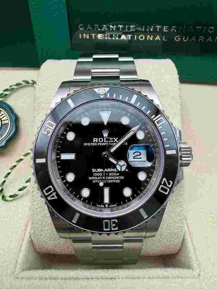 Rolex Submariner Date
                           
                                 126610LN NEW 2023