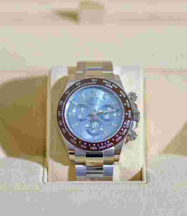 Rolex Daytona
                           
                                 Platinum Baguette Diamonds NEW Full Set
