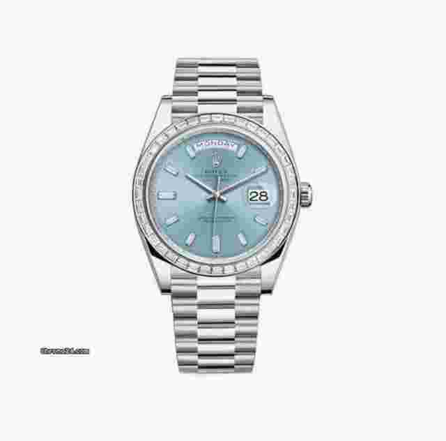 Rolex Day-Date 40
                           
                                 2023 Unworn Rectangular Factory Set Baguette Diamond Bezel and Dial Factory Day-Date 40