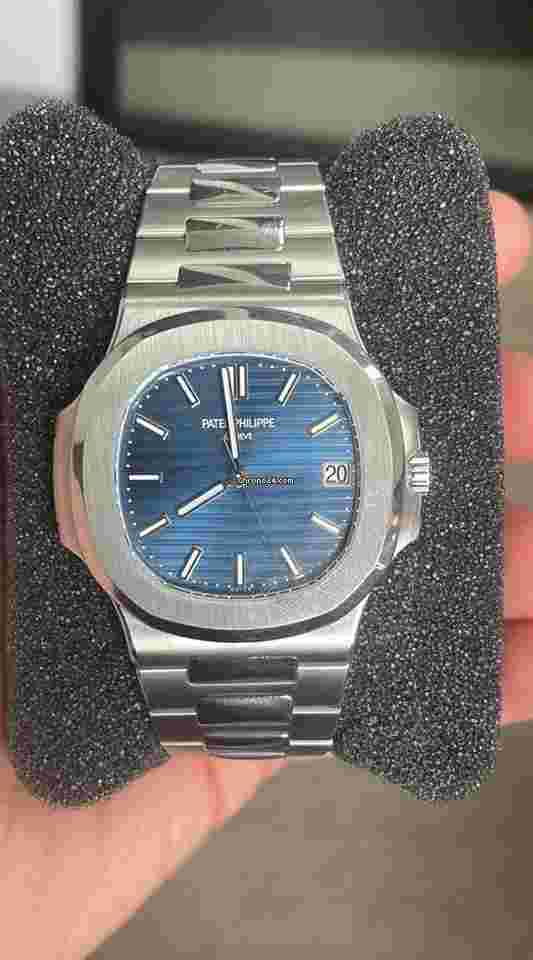 Patek Philippe Nautilus
5711/1P-010 Nautilus Platinum Rare