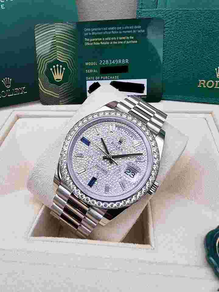 Rolex Day-Date 40
40mm 228349RBR-0036 White gold - Diamond-paved dial NEW 7-2023 WITH VAT 21%