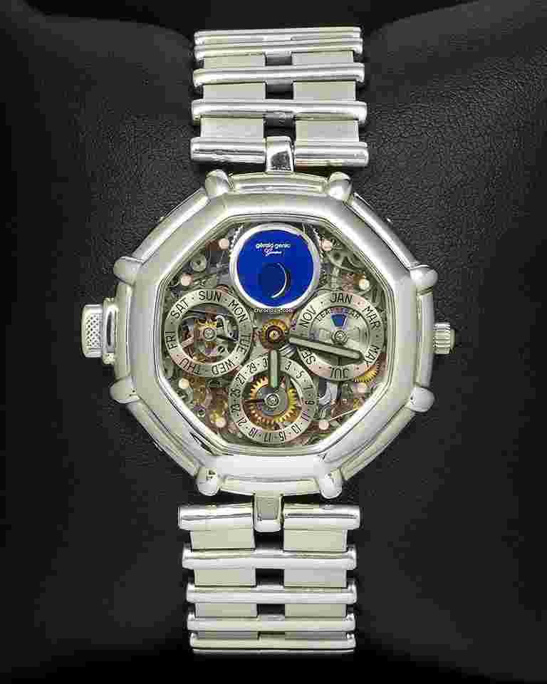Gérald Genta
                           
                                 Minute Repeater Perpetual Calendar in Platinum Case & Bracelet