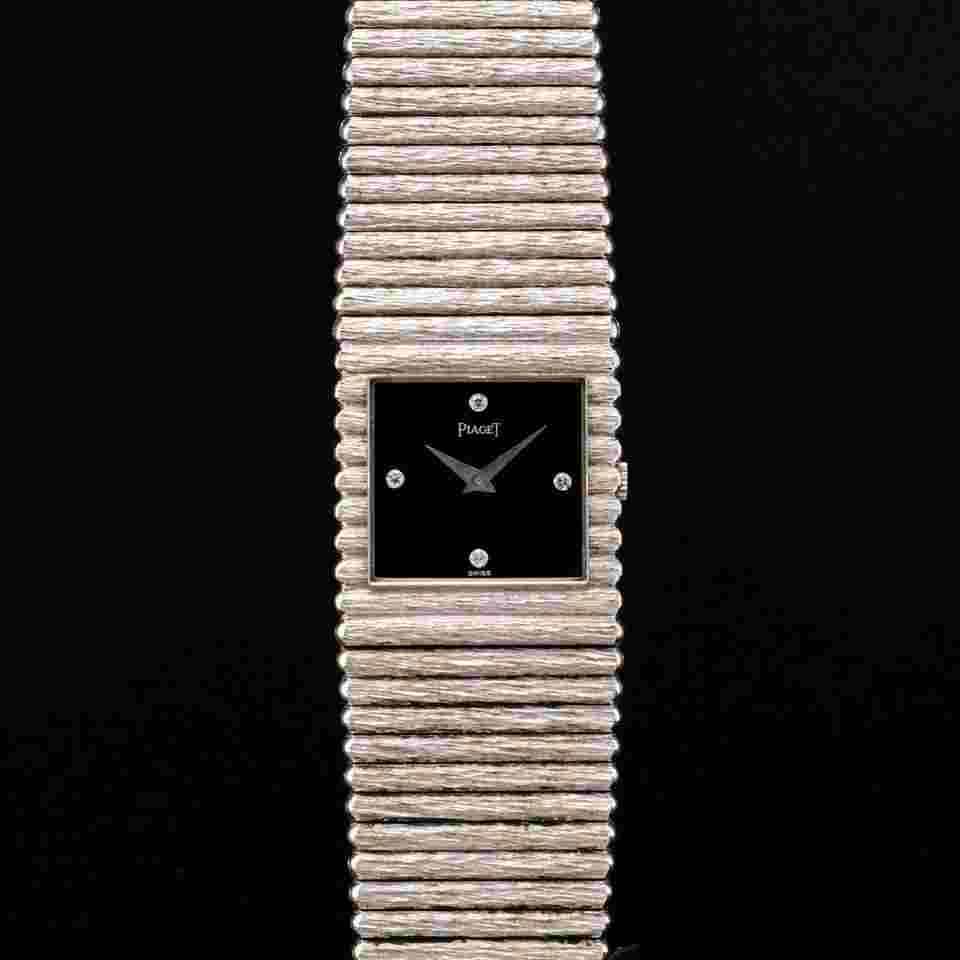 Piaget Polo
                           
                                 Dress Watch in frosted bark white gold with onyx diamond dial