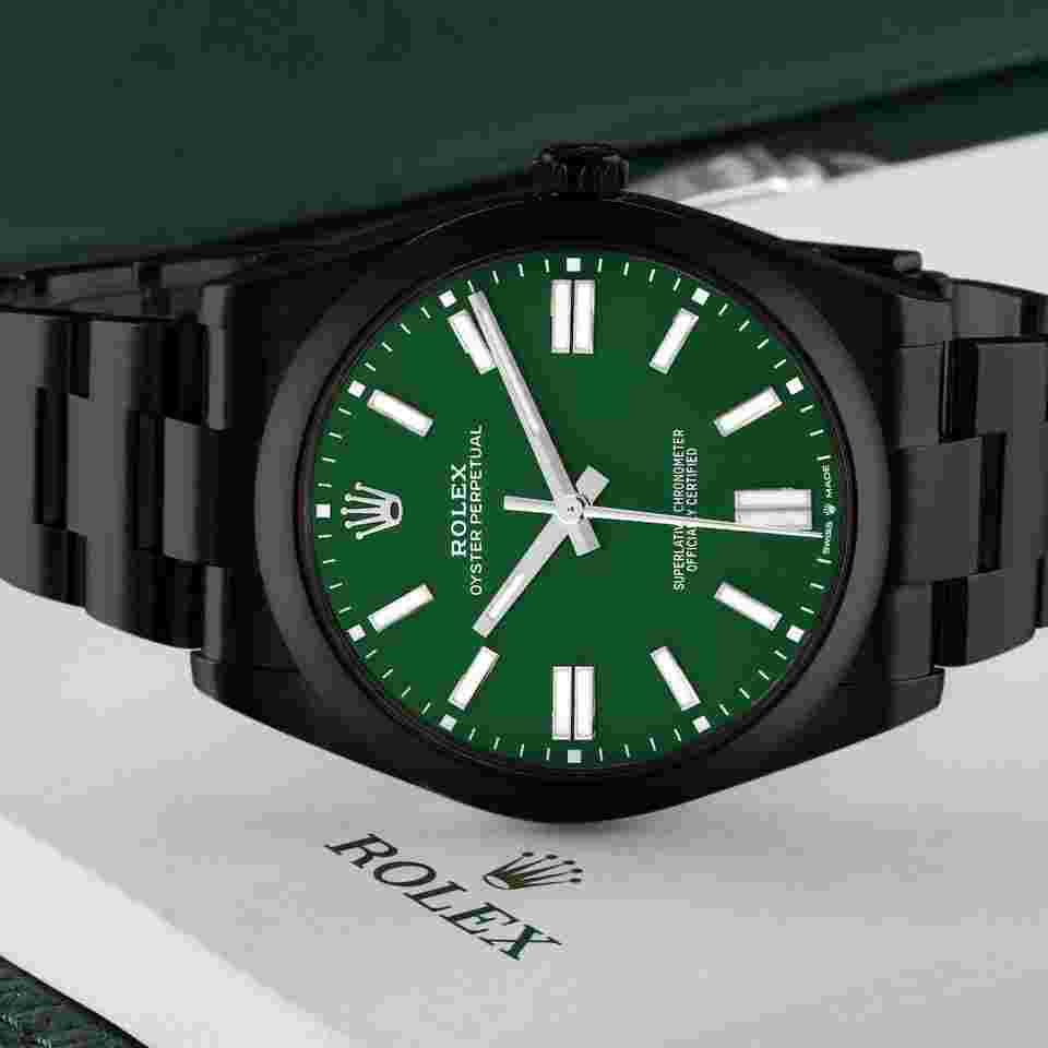 Rolex Oyster Perpetual 41
41mm Green Novelty Black DLC Stealth Superalloy 904L Bespoke Hulk 124300