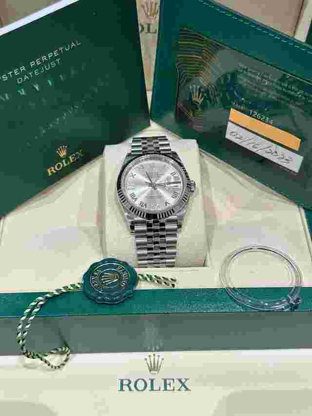 Rolex Datejust 36
                           
                                 Oyster Perpetual Datejust 36mm