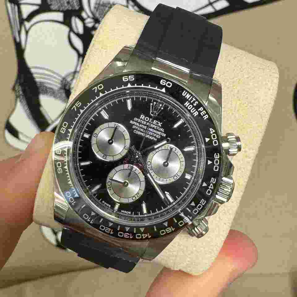 Rolex Daytona
WHITE GOLD BLACK DIAL - NEW - NEW NOVEMBER 2023 CARD 126519ln