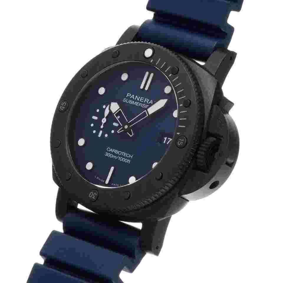 Panerai Submersible
QuarantaQuattro PAM01232 New with tags Mens Watch