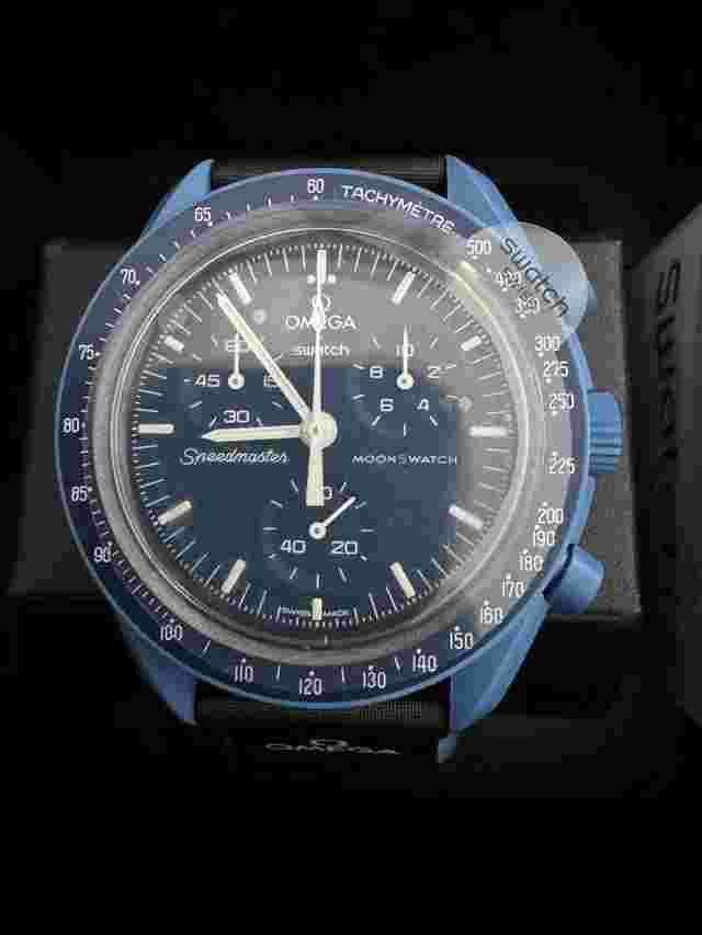 Swatch Moonswatch
                           
                                 "Mission To Neptune" Swatch x Omega