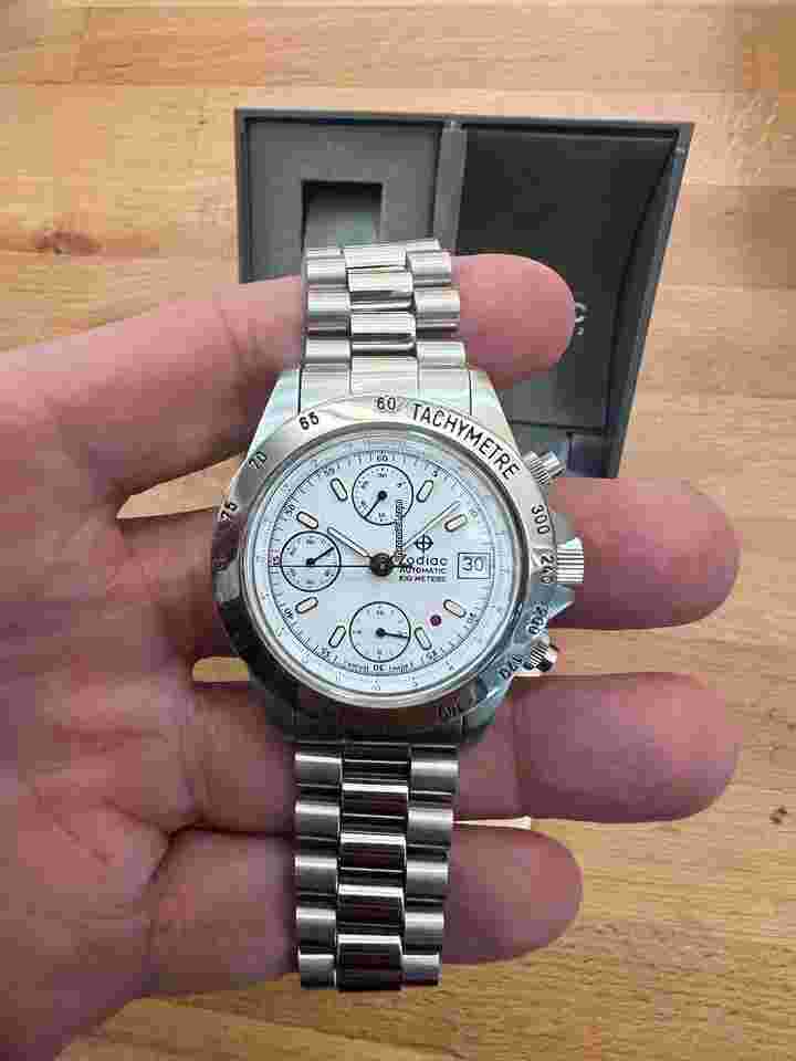 Zodiac
                           
                                 Red Point Automatic Chronograph Box Papers