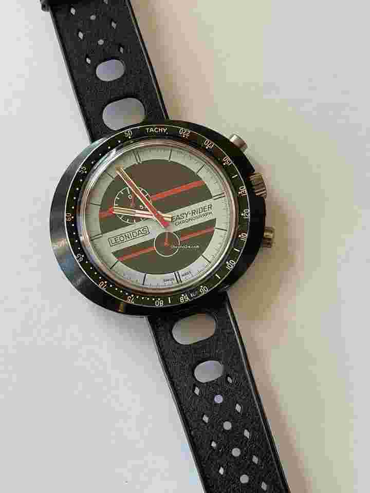 Leonidas
                           
                                 Heuer Easy-Rider One Register Chronograph Two Tone Dial UFO Case Vintage Swiss Madre