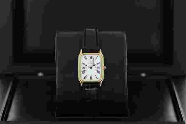 Jean Lassale
                           
                                 Tank 18kt Yellow Gold Ladies White Roman Dial Black Spade Hands 1980's