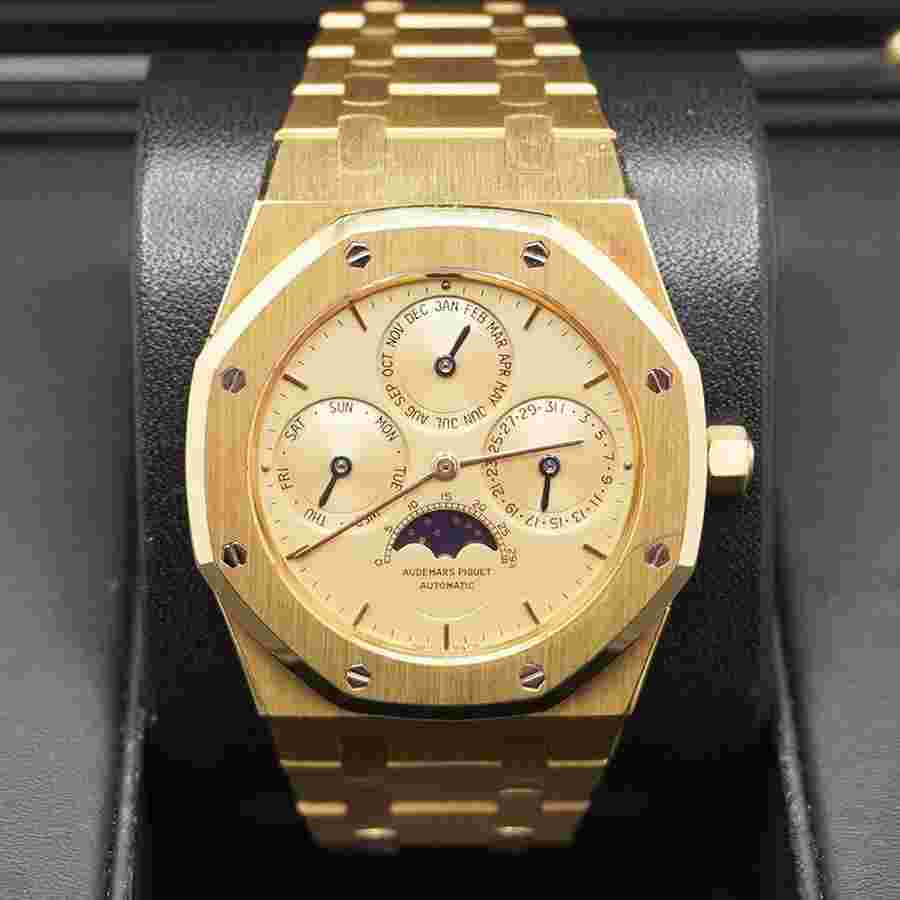 Audemars Piguet Royal Oak Perpetual Calendar
                           
                                 39mm Gold Dial 25654BA