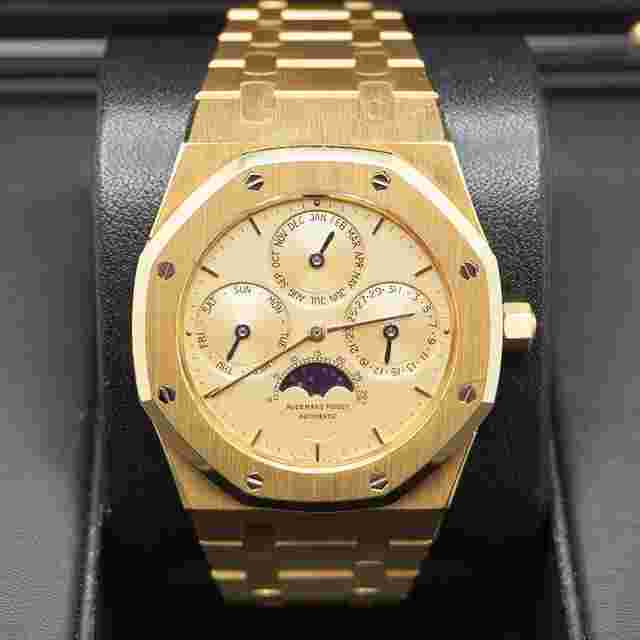 Audemars Piguet Royal Oak Perpetual Calendar
                           
                                 39mm Gold Dial 25654BA