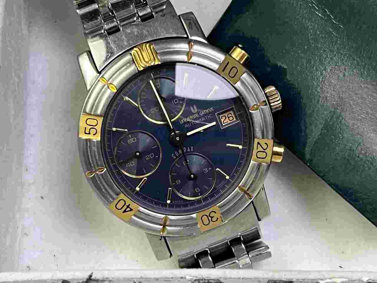 Universal Genève Compax
Chronograph Automatic