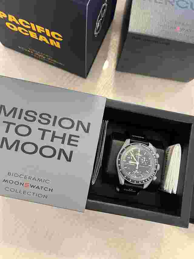 Swatch Moonswatch
                           
                                 x Omega BioCeramic Moonswatch Moonswatch "Mission To The Moon"