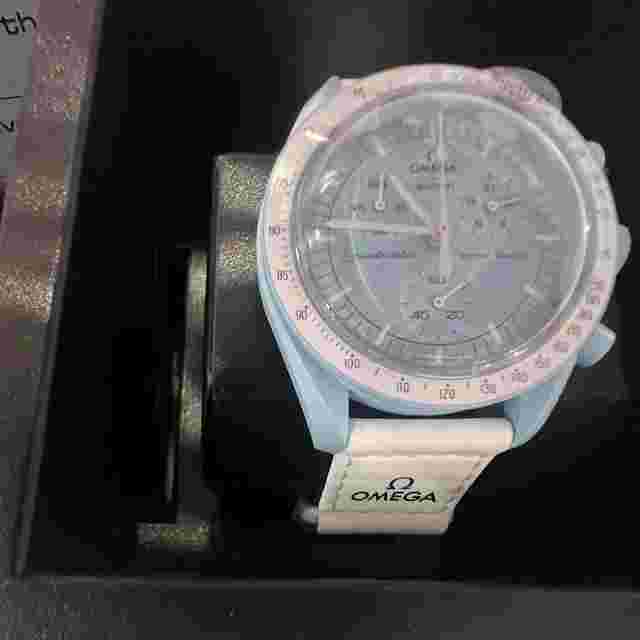 Swatch Moonswatch
                           
                                 Omega x Swatch BioCeramic MoonSwatch "MISSION TO URANUS" (Pastel Blue / White)