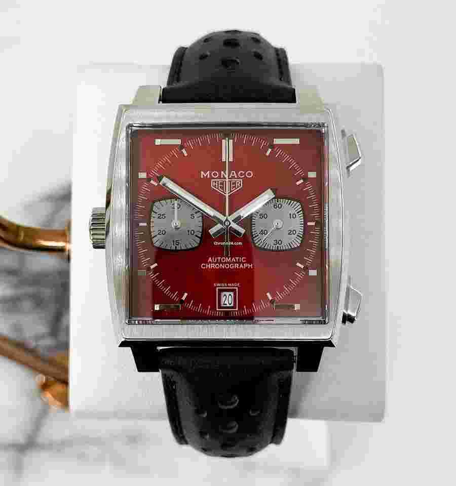 TAG Heuer Monaco
Limited Edition Monaco 169 Red Dial CAW211W.FC6467