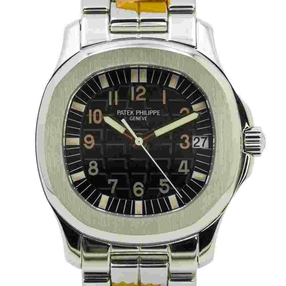Patek Philippe Aquanaut
                           
                                 Full set and unworn for the full service from Patek