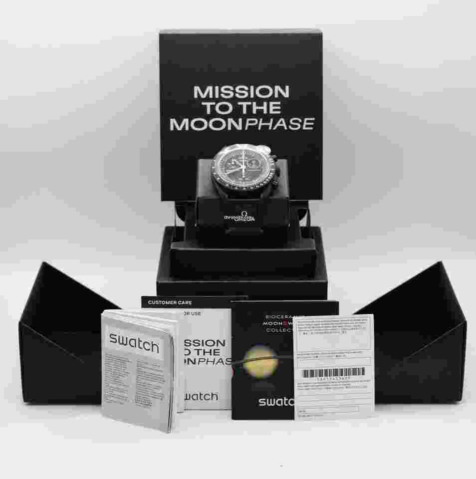 Swatch Moonswatch
Black "Snoopy" Moonswatch Mission to the Moonphase