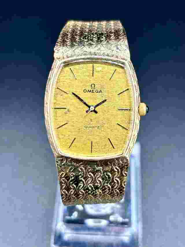 Omega Classic
                           
                                 Men's Vintage Quartz 34mm 14k Yellow Gold Watch