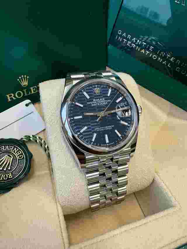 Rolex Datejust 36
                           
                                 DISCONTINUED NEW 2024 Blue Motif Stainless Steel Smooth Bezel Jubilee Bracelet