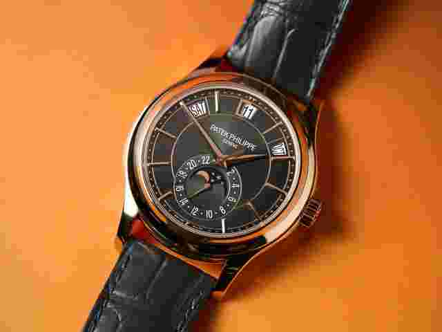 Patek Philippe Annual Calendar
                           
                                 5205R-011