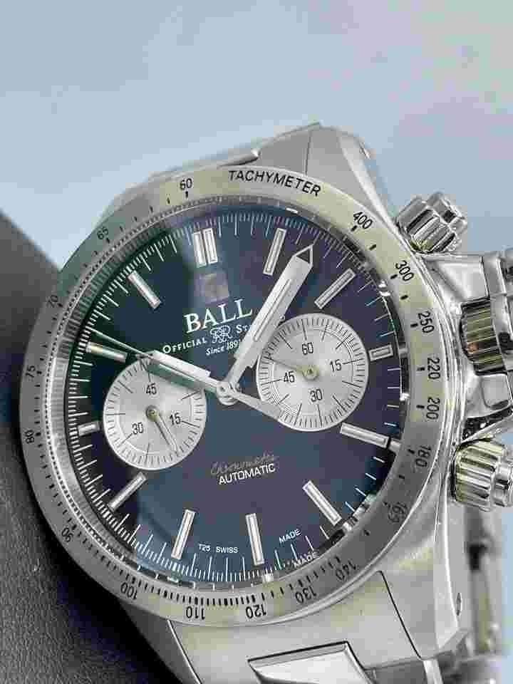 Ball Engineer Hydrocarbon
Racer Chronograph Panda Dial Swiss Automatic 42mm