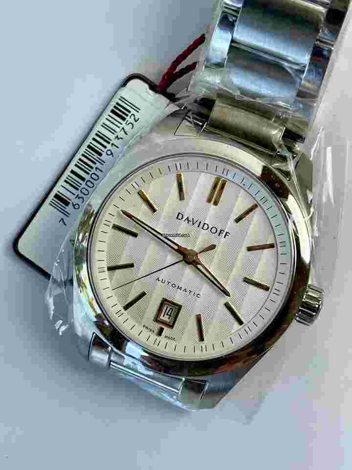 Davidoff
                           
                                 Velocity Ref.21145 Automatic Calendar Quick Set Date Textured Dial Display Case Back Swiss