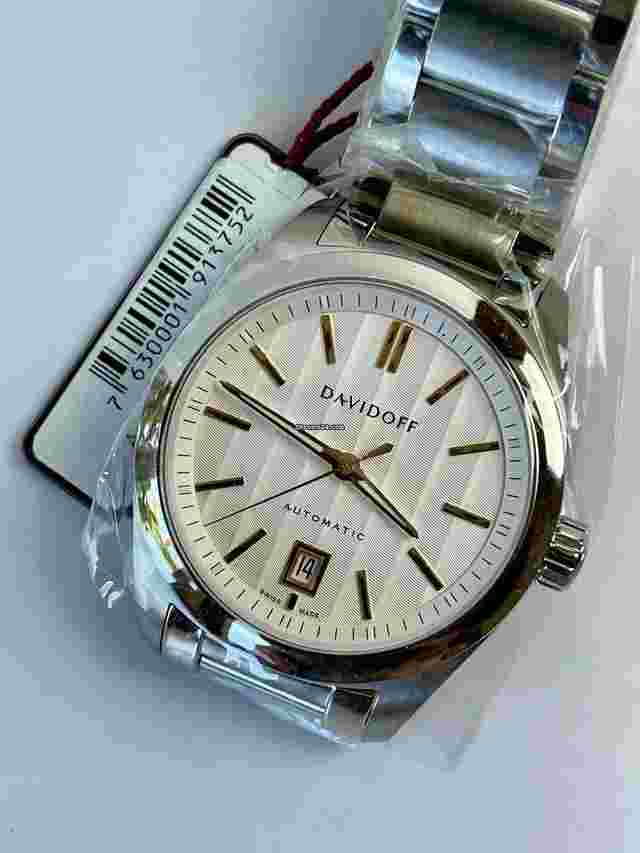 Davidoff
                           
                                 Velocity Ref.21145 Automatic Calendar Quick Set Date Textured Dial Display Case Back Swiss