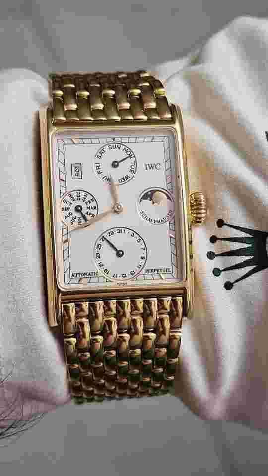 IWC Novecento
18k gold Perpetual Calendar