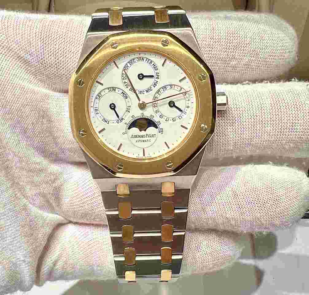 Audemars Piguet Royal Oak Perpetual Calendar
                           
                                 25654BA extrait d'archive + box