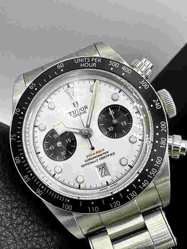 Tudor Black Bay Chrono
                           
                                 Chronograph M79360N White Dial 41mm 70 Hour Power Reserve Swiss