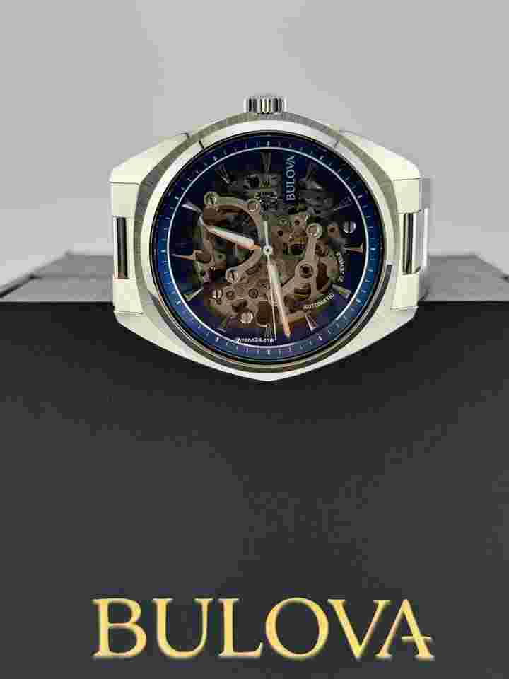 Bulova
Surveyor