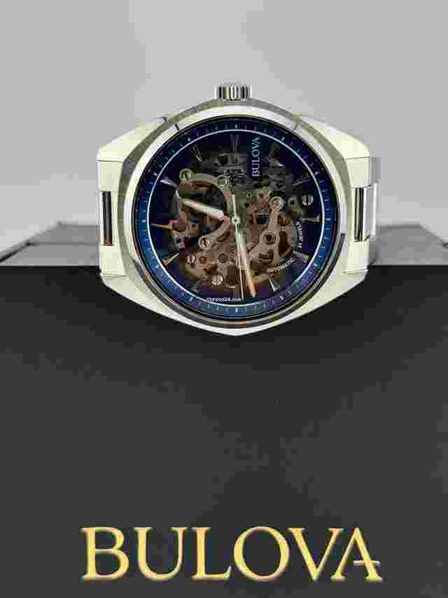 Bulova
                           
                                 Surveyor