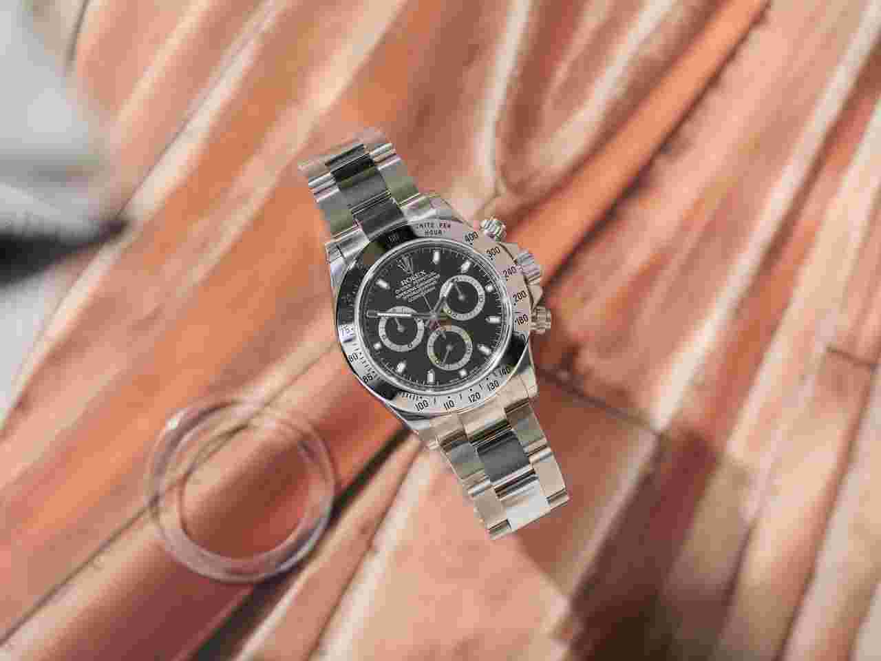 Rolex Daytona
Black Dial | NOS in factory stickers (New Old Stock)