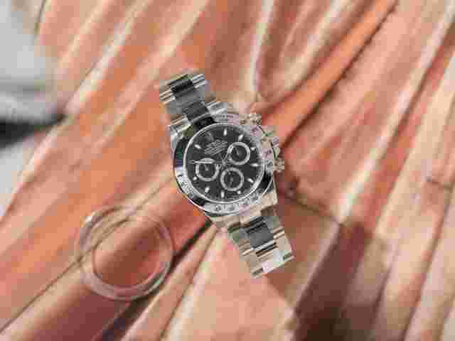 Rolex Daytona
                           
                                 Black Dial | NOS in factory stickers (New Old Stock)