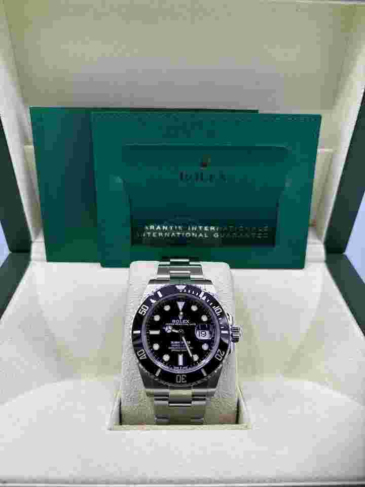 Rolex Submariner Date
                           
                                 126610LN 41mm Stainless Steel Watch COMPLETE