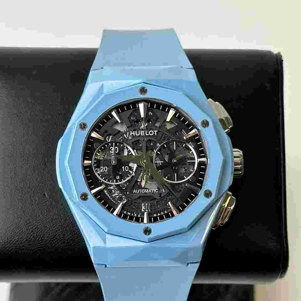 Hublot Classic Fusion
Aerofusion Chronograph Orlinski Sky Blue 45mm