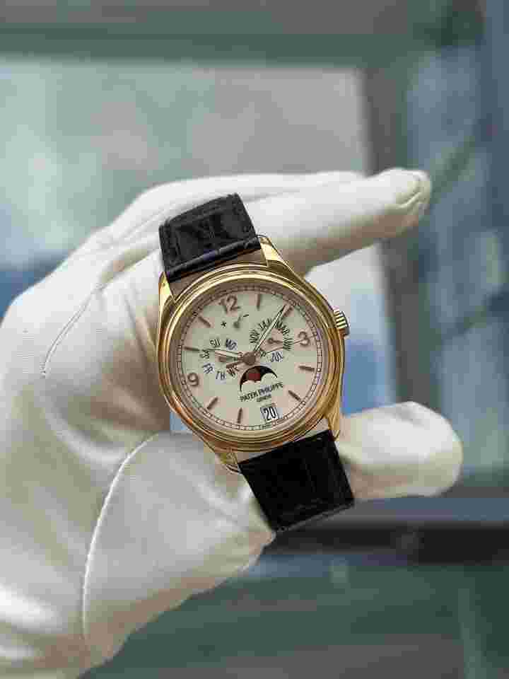 Patek Philippe Annual Calendar
                           
                                 box and extract from the archives 2008