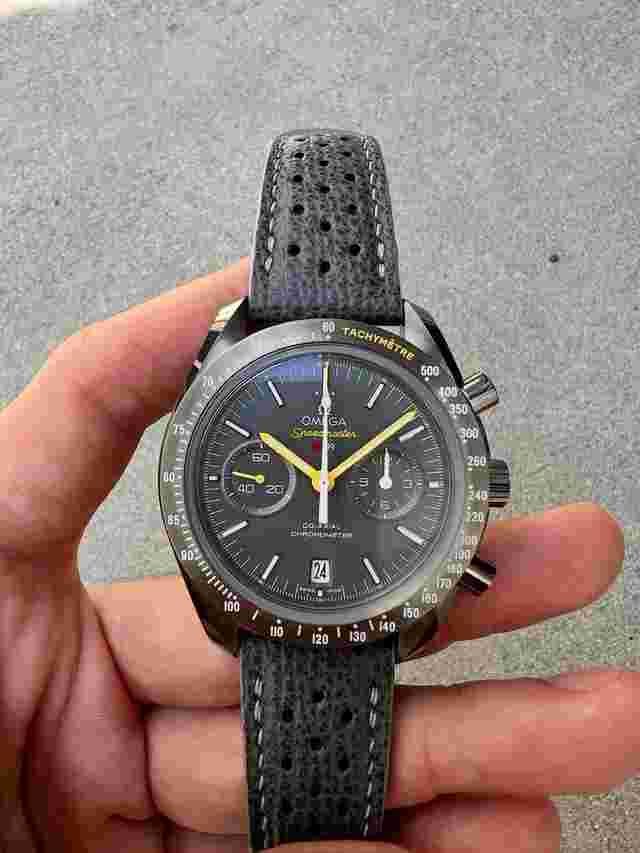 Omega Speedmaster
                           
                                 Grey Side of the Moon PCA Porsche club America 99 made