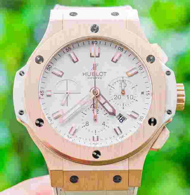 Hublot Big Bang 44 mm
                           
                                 Original Gold White $37K MSRP Papers Rose Gold White Dial Evolution