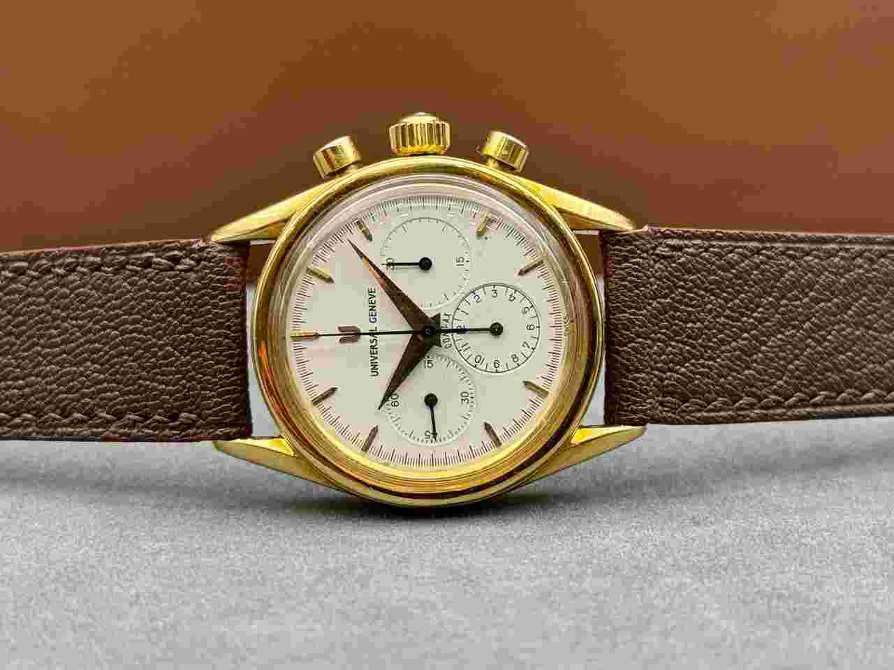 Universal Genève Compax
184.440