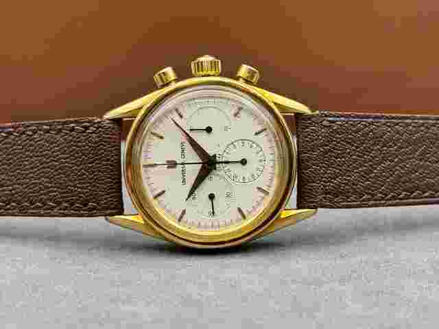 Universal Genève Compax
                           
                                 184.440
