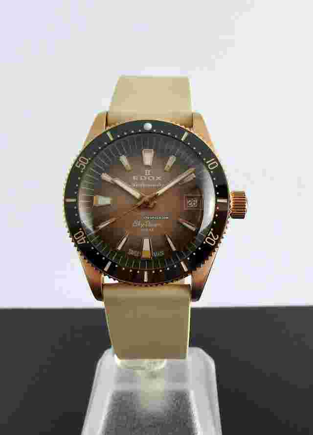 Edox 38 Date Automatic Special Edition Skydiver REF. 80131-37RNC-VDBEI