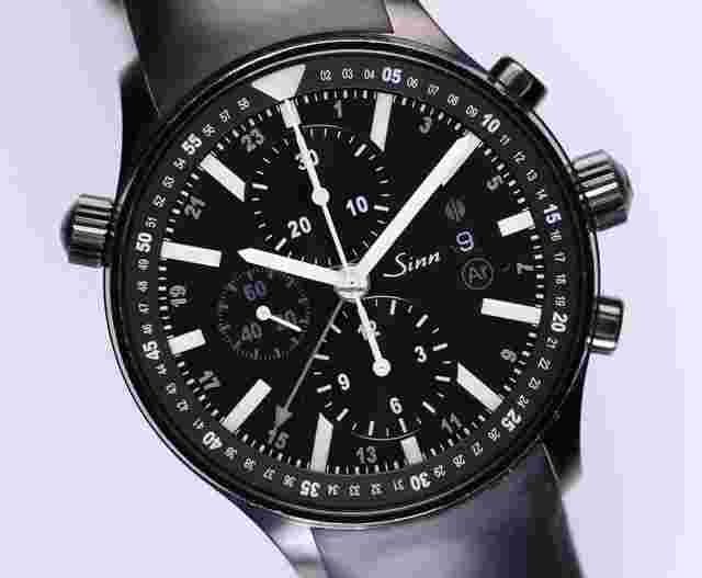 Sinn 900
                           
                                 Fliegeruhr Chronograph PVD schwarz 44mm Herren Kautschuckband