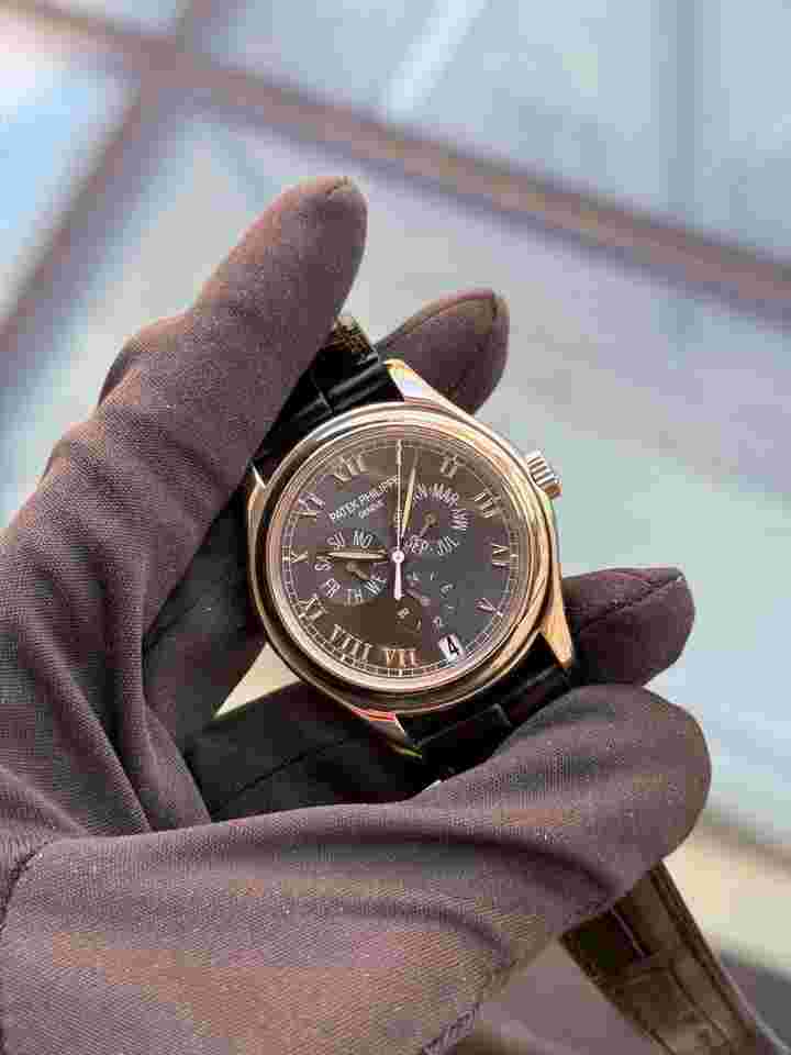 Patek Philippe Annual Calendar
                           
                                 GREY DIAL Annual Calendar Platinum + Extract from the Archives2003 WG buckle