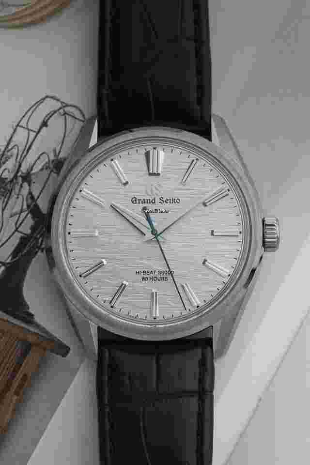 Grand Seiko
                           
                                 Collection Manually Wound Hi-beat 36000 9sa4 ( unworn)