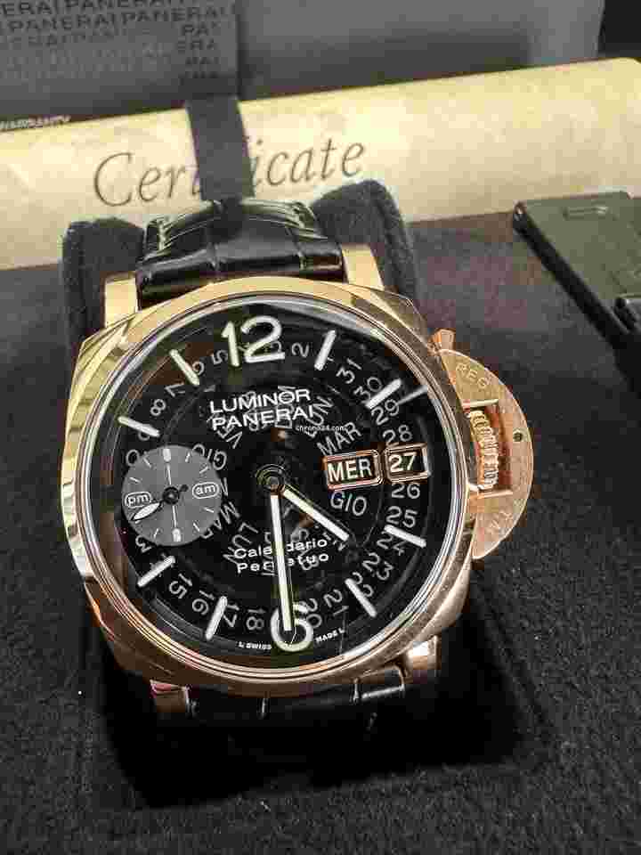 Panerai
                           
                                 Luminor Goldtech Calendario Perpetuo